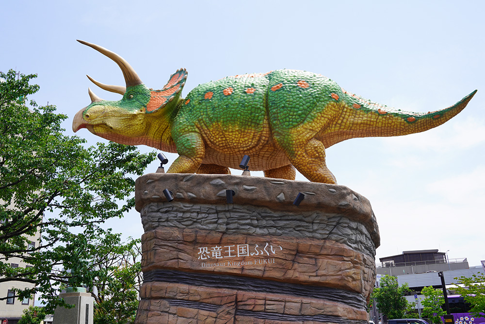 福井駅トリケラトプス