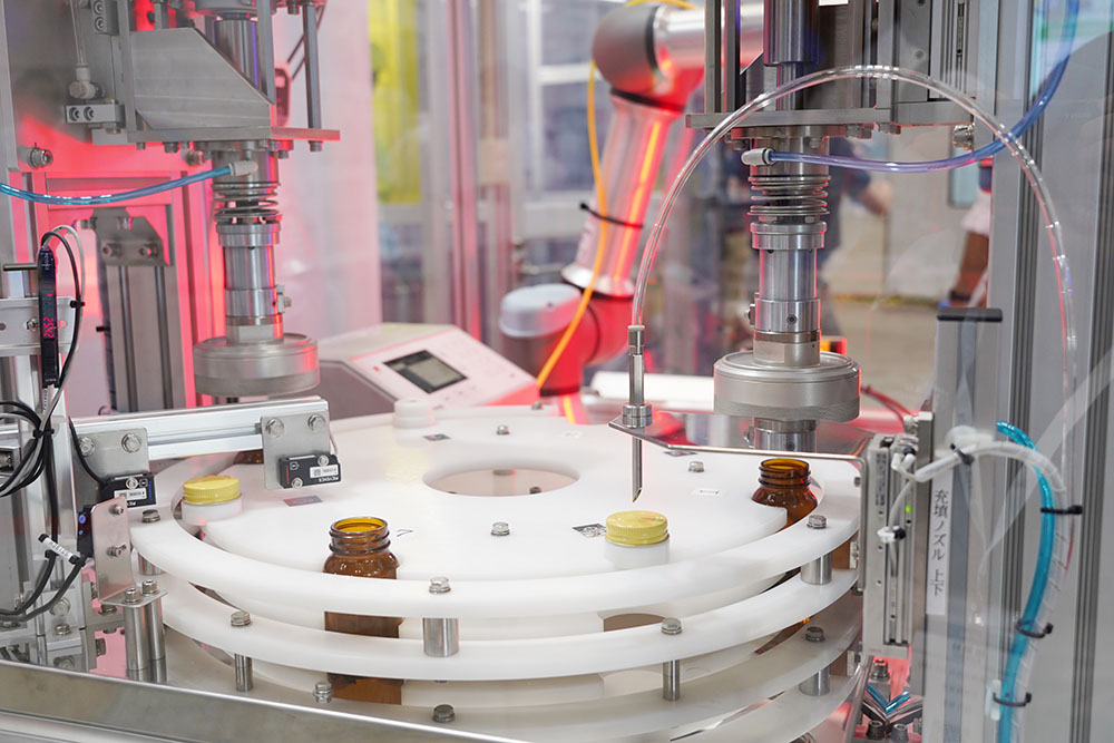 「インターフェックスジャパン」充填・キャッパー・検査ラインの自動化