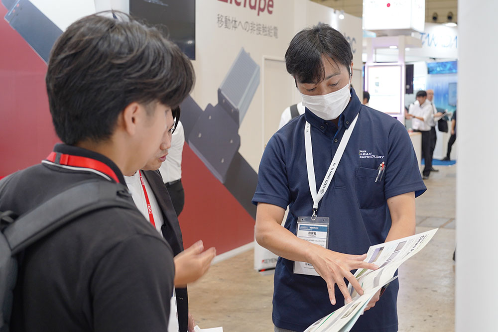 2025年9月展示会の商談の様子