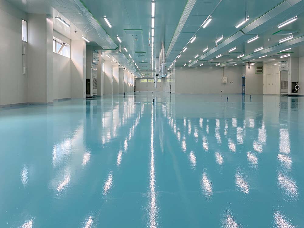 医療用器具の製造環境に省エネ・大型クリーンルーム<br>を設計施工（バリデーション対応・GMP準拠）