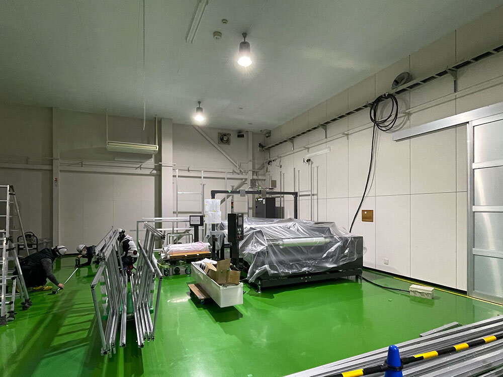 フィルム検査工程に温度制御された<br>クリーンブースを施工し異物付着の課題解決