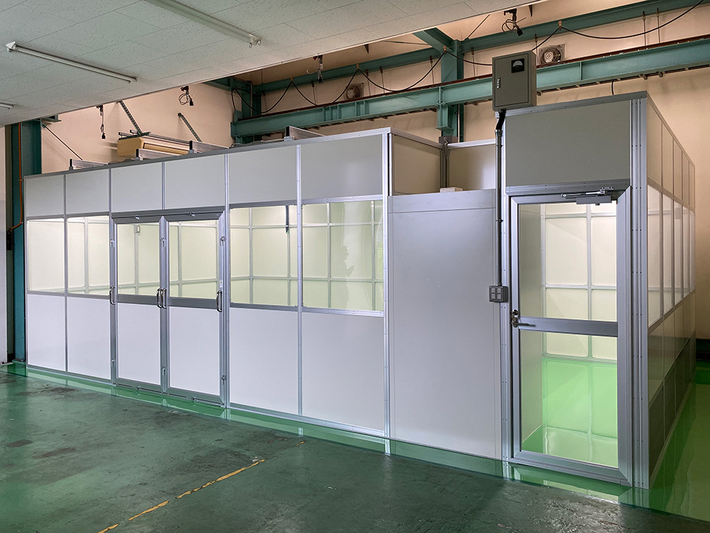 電子機器・自動車製造工場のクリーンブース