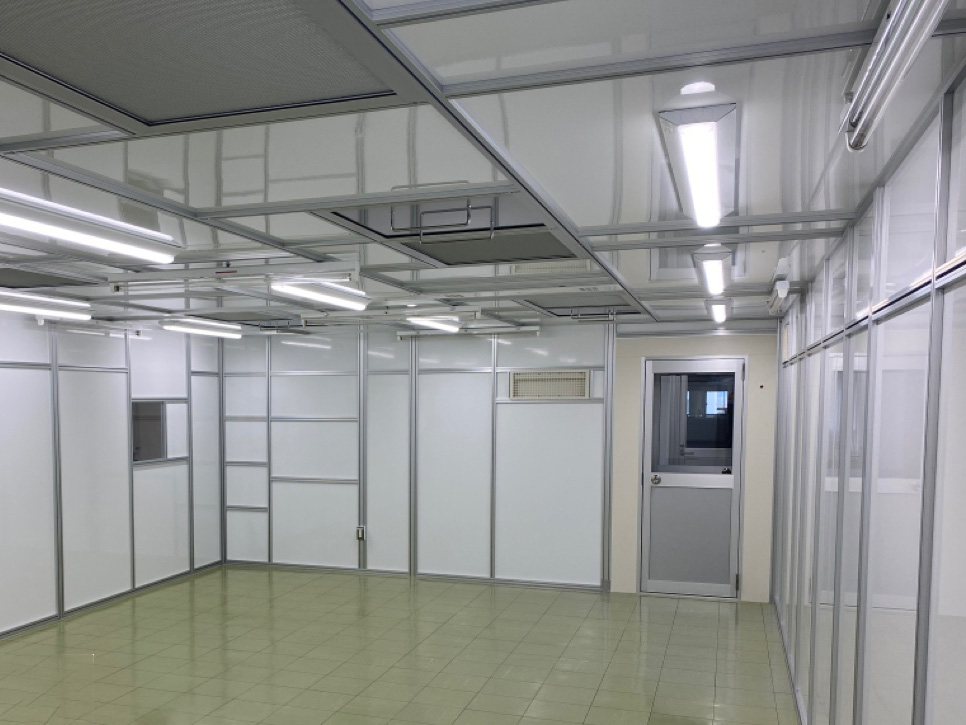 電子機器・自動車製造工場のクリーンブース