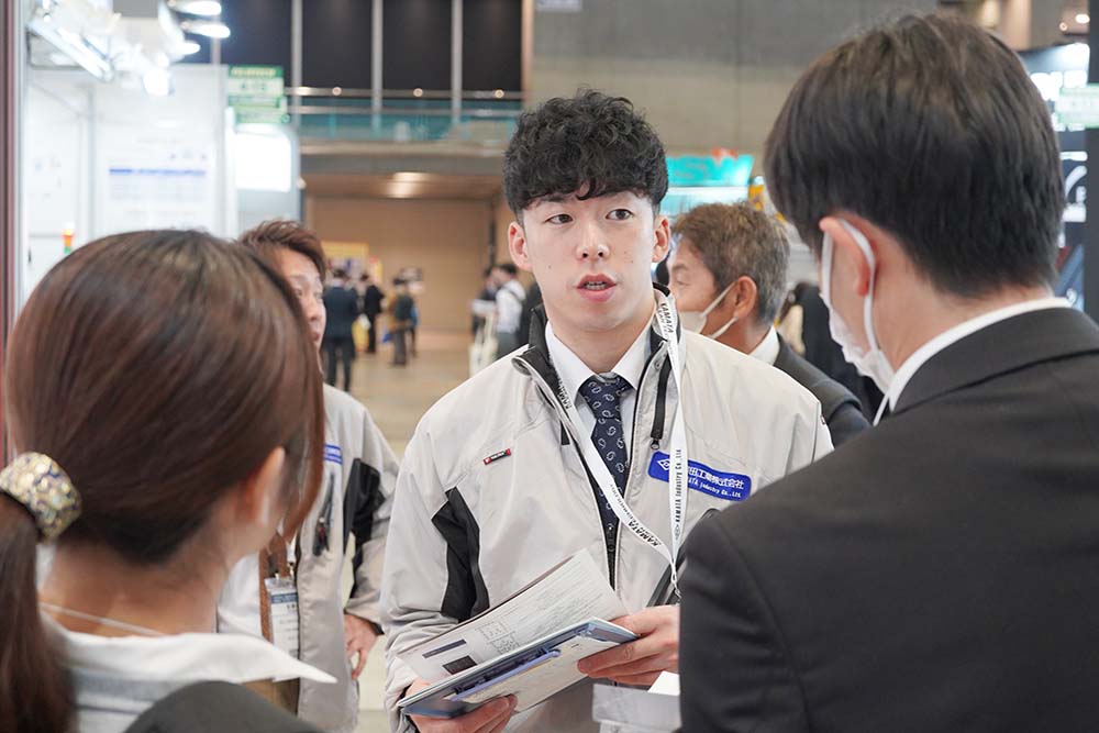 第16回 FILMTECH JAPAN（高機能フィルム展）商談の様子