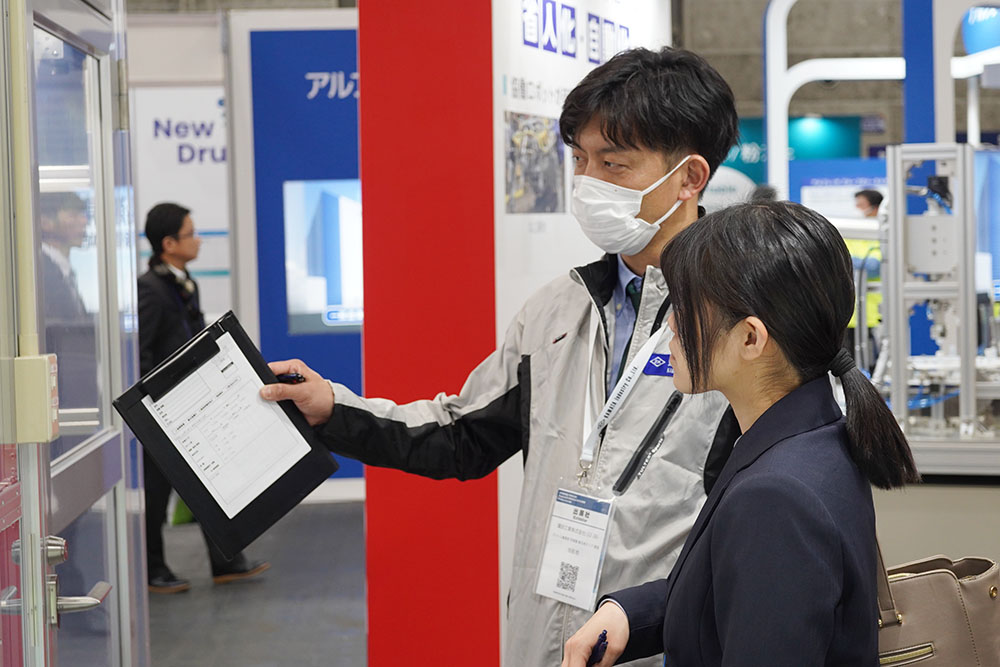 第11回 インターフェックスWeek 大阪商談の様子