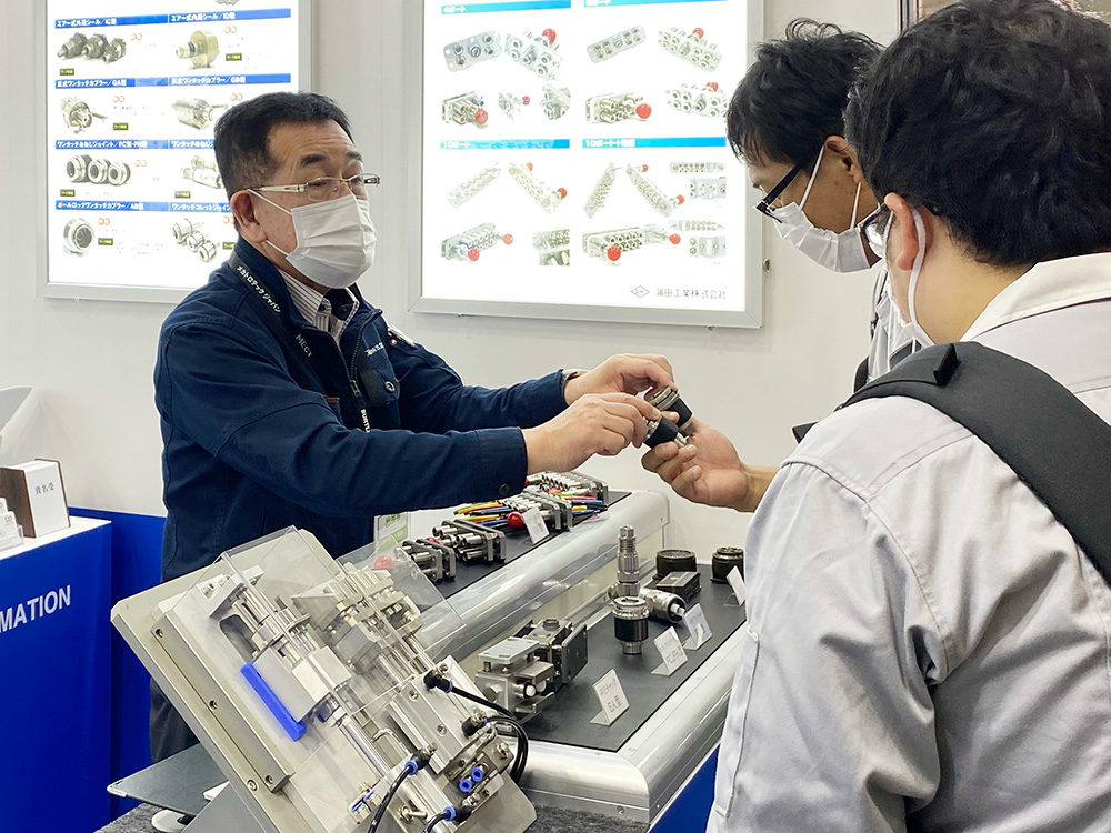 MECT2023（メカトロテックジャパン2023）商談の様子