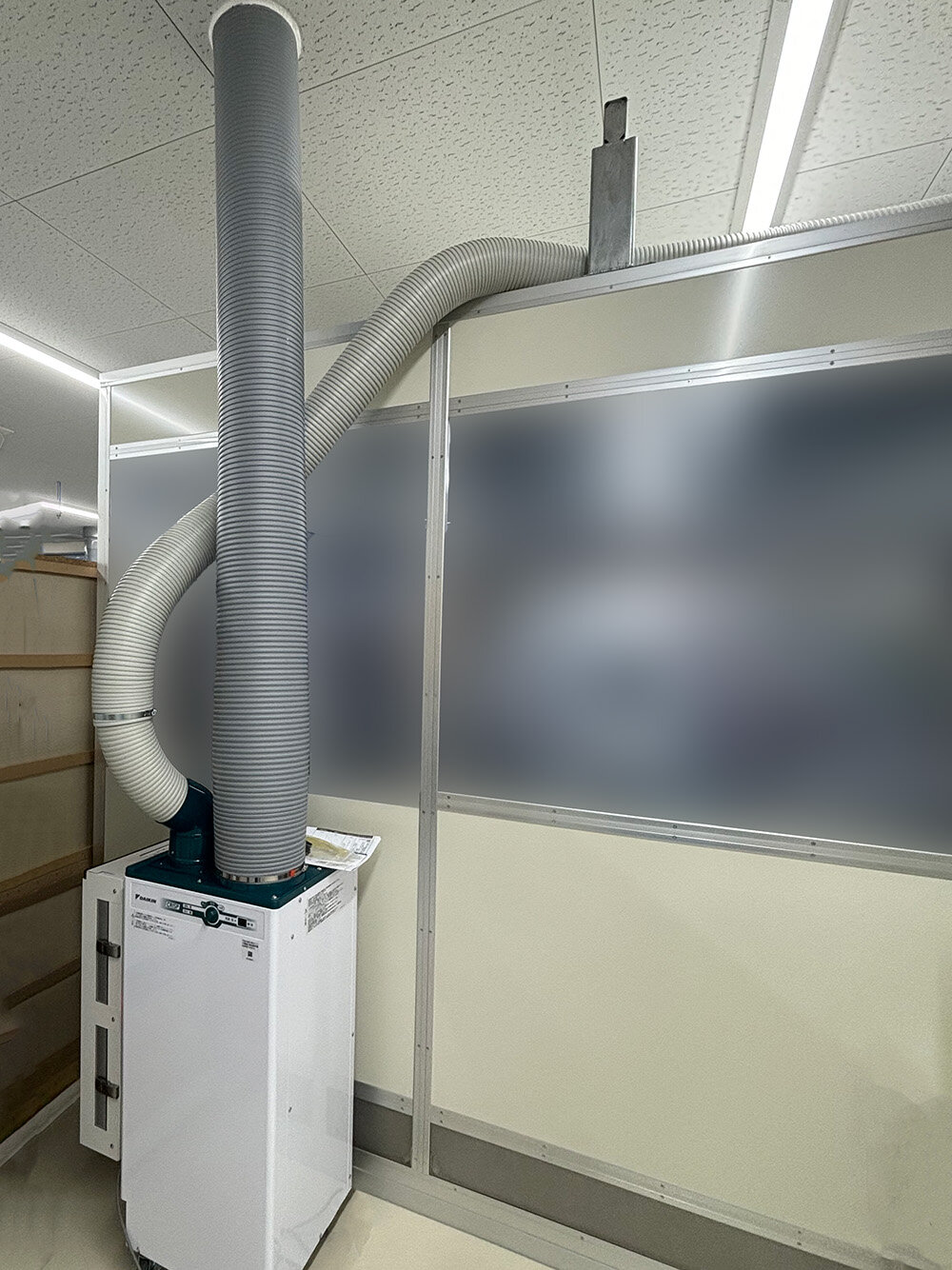 スポット空調でクリーンブース内の清浄度クラスを<br>維持しながら熱中症対策を実現